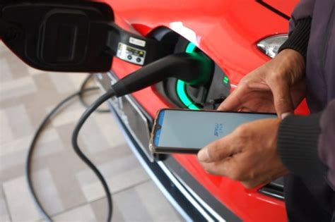 Fitur Fast Charging Bikin Baterai Mobil Listrik Cepat Remuk Begini