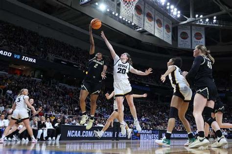 March Madness Highlights And Photos From Iowa Colorado In The Sweet 16