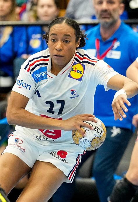 Handball Larges Vainqueures En Slov Nie Les Bleues Sont D J