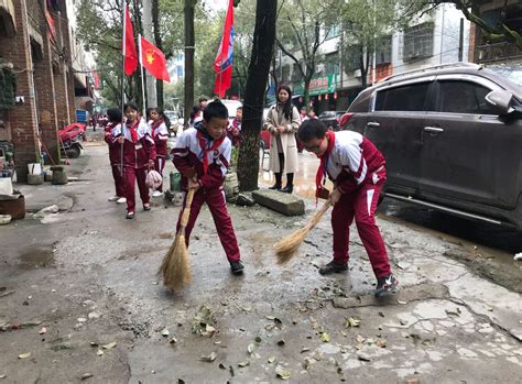 道县五小：走进社区学雷锋 学生体验劳动乐 综合资讯 永州教育网