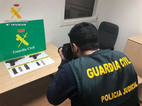 Dos Detenidos Por Tenencia Ilegal De Armas Ser Ávila Cadena Ser