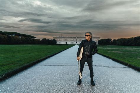 Luciano Ligabue Alla Reggia Di Caserta Dopo Il Campovolo Un Concerto