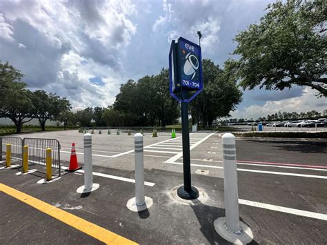 Epcots Eve Parking Lot Opens Tram Lane Turned Into Walkway Disney