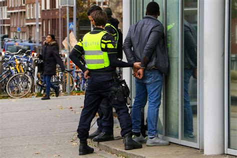 Vuurwapen Aangetroffen Bij Preventief Fouilleren Schiedam24