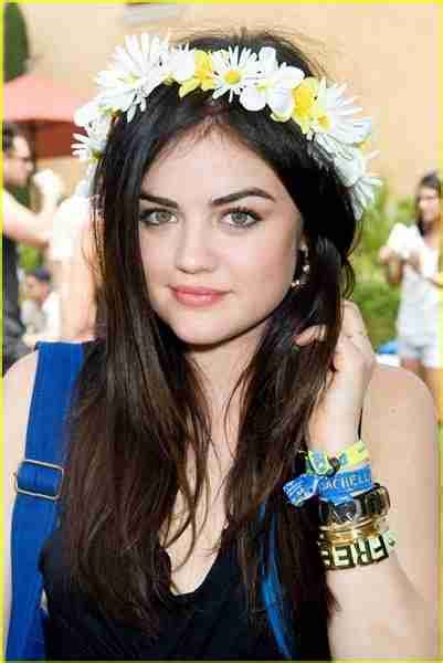 Lucy Hale Height Weight Bra Bio Figure Size HeightBra