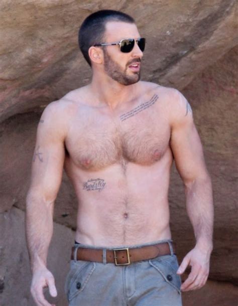 Chris Evans comente erro e posta nudes do pênis no Instagram Homens