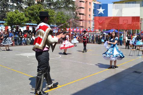 Muestra Folcl Rica Liceo Comercial Gabriel Gonz Lez Videla