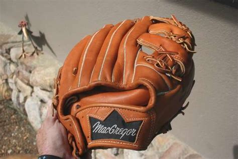 Willie Mays MacGregor GC12 Back | MacGregor | Baseball Glove Collector Gallery | Baseball Glove ...