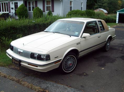 Oldsmobile Cutlass Ciera Sedan Outstanding Cars