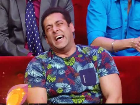 PHOTOS: Salman Khan ROFLing On Comedy Nights Bachao Over Joke On Sooraj-Athiya! - Filmibeat