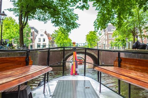 Amsterdam Kleingruppen Kanalrundfahrt inkl Getränke und Snacks