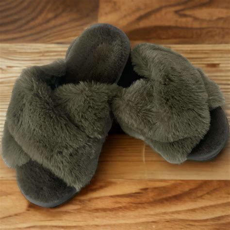 Fluffy Slippers - Julia Rose Gifts and Accessories