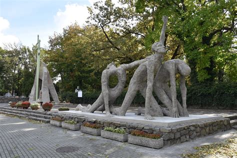 Koniec Prac Przy Pomniku Ofiar Wojny I Faszyzmu W Tarnowie Monument