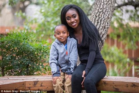 Texas Mother Shows Off Stretch Marks In Lingerie Shoot Daily Mail Online