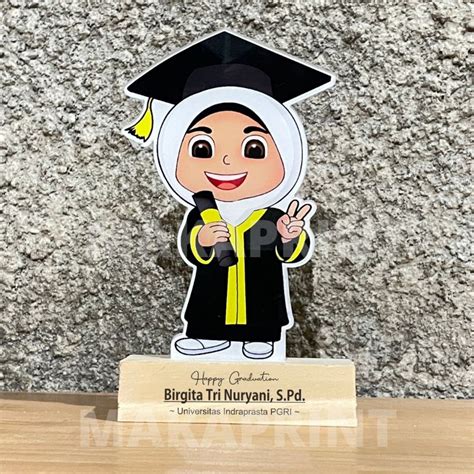 Jual Piala Wisuda Tatakan Kayu Warna Hitam Kado Wisuda Plakat Wisuda