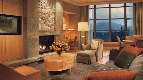 Whistler Resort Suites And Rooms Luxury Lodging Four Seasons