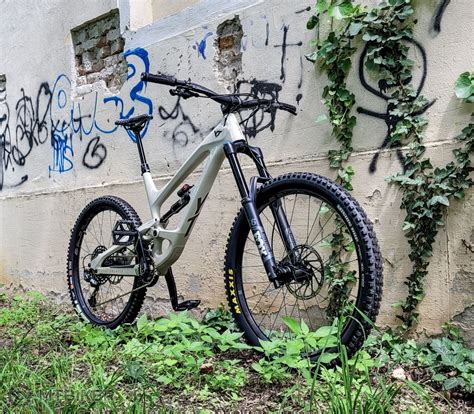 YT Capra Comp 2020 cf Horské celoodpružené bicykle MTBIKER bazár