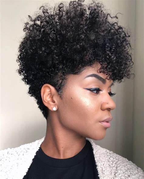 Coupe De Cheveux Courte Femme Noire Visage Rond Les Visages Ronds N Interdisent Pas Forc Ment