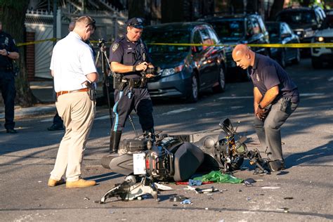 Motorcyclist Moped Rider Fatally Struck By Queens Hit And Run Drivers