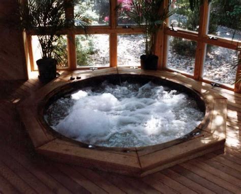 Indoor Jacuzzi Hot Tubs / 20 Indoor Jacuzzi Ideas and Hot Tubs for a Warm Bath ... / Luxury ...