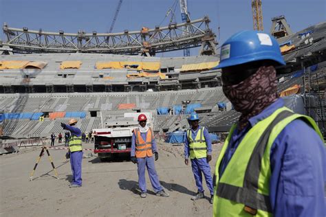 Les Chantiers De La Coupe Du Monde Au Qatar Multiplient Les D C S D