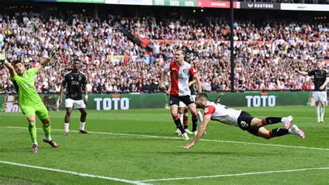 Zo Kwam De Historische Zege Van Feyenoord Op Ajax Tot Stand Voetbal