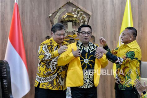 Airlangga Sebut Ridwan Kamil Makin Ganteng Usai Jadi Waketum Golkar