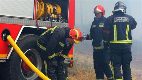 Dos Intoxicados Por Humo En El Incendio De Una Vivienda En Ponferrada