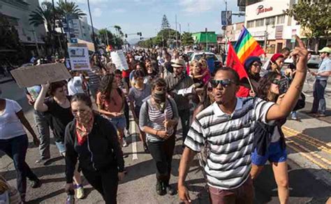 Images: Trayvon Martin supporters protest 'not guilty' verdict for Zimmerman - Photos News ...