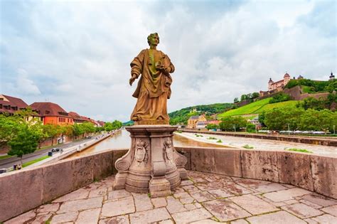 Premium Photo Wurzburg Germany July St Totnan Statue At Old