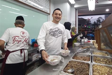 Sosok Di Balik Kesuksesan Tempat Bakso Enak Di Bandung Wisata Kuliner