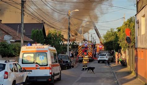 Urm Rile Incendiului Din Cluj Un Pompier A Fost R Nit Cinci Ma Ini