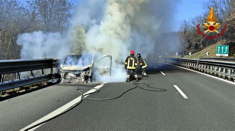 Orvieto A1 Chiusa Per L Incendio Di Un Furgone