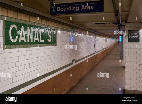 Canal street subway station hi-res stock photography and images - Alamy