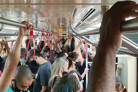 Lotação De Trens E Metrô Cresce Em Sp E Passageiros Temem O