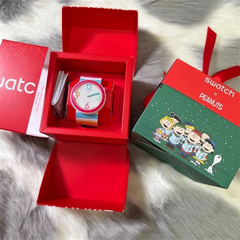 Swatch X Peanuts Snoopy Christmas Watch Gift Set Women S Fashion