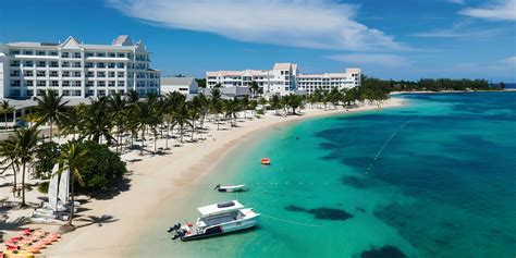 Beach Gazebo wedding venue in Hotel RIU Ocho Rios - Jamaica