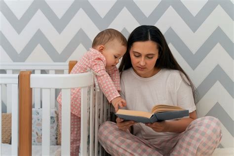 Berbagai Manfaat Membacakan Buku Untuk Anak Sejak Usia Dini Temanmama