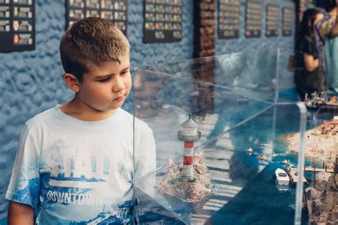 Children In Museum Photos, Download The BEST Free Children In Museum ...