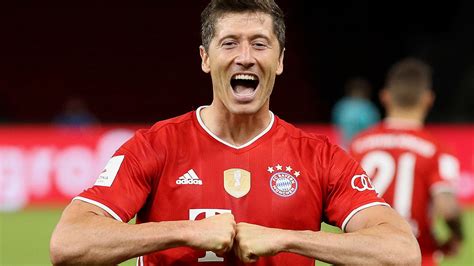 Robert Lewandowski Jest O Krok Od Przebicia Ronaldo I Messiego