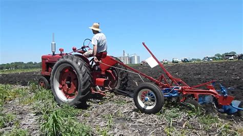 Farmall H Plowing Youtube