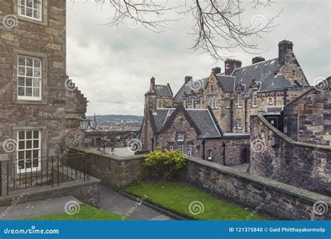 De Oude Bouw Van Het Het Kasteelziekenhuis Van Edinburgh Binnen Het