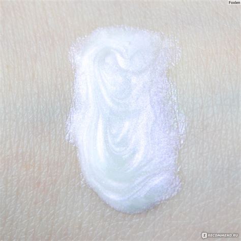 Закрепляющий спрей для макияжа Essence Glow to go illuminating setting ...