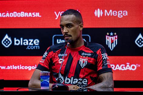 Luiz Felipe Do Atl Tico Go Volta A Titularidade Da Equipe