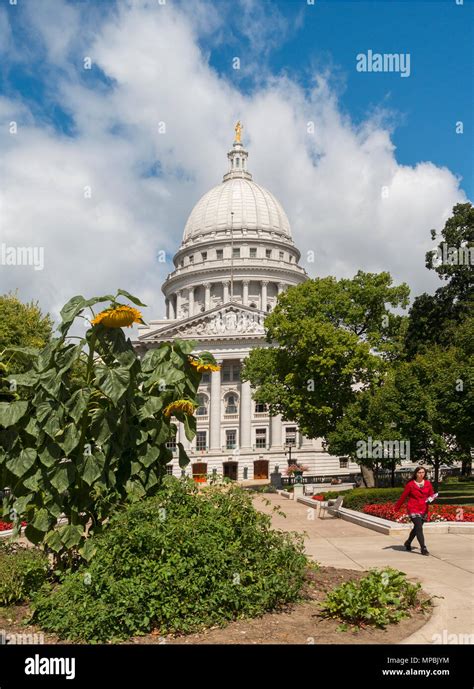 Madison Wisconsin state capitol building Stock Photo - Alamy