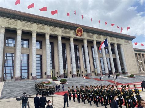 Catherine Jentile On Twitter Emmanuel Macron Arrive Bient T Au Grand