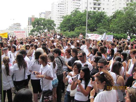 Animais para Adoção SP Manifestação Crueldade Nunca mais em São Paulo