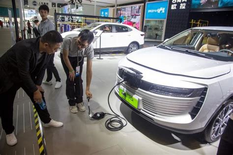 中國汽車銷量連續五月同比下滑 新能源成新增長動力 每日頭條