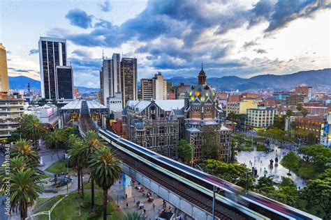 Plaza De Botero Medellin Antioquia Colombia Foto De Stock Adobe Stock