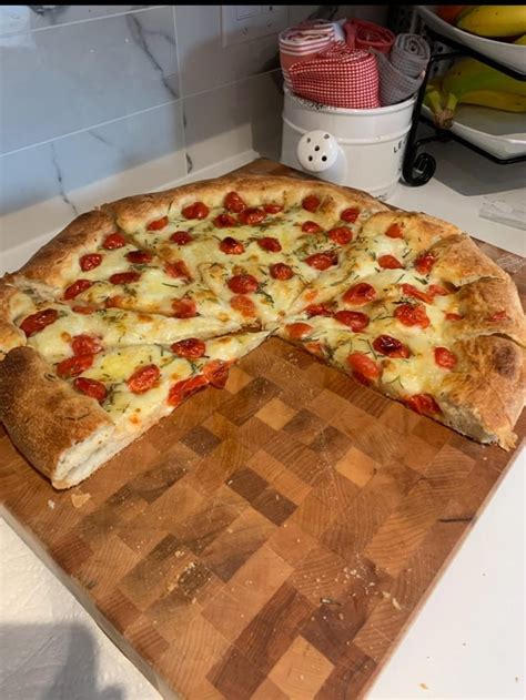 Let’s Talk Sauceless R Pizza